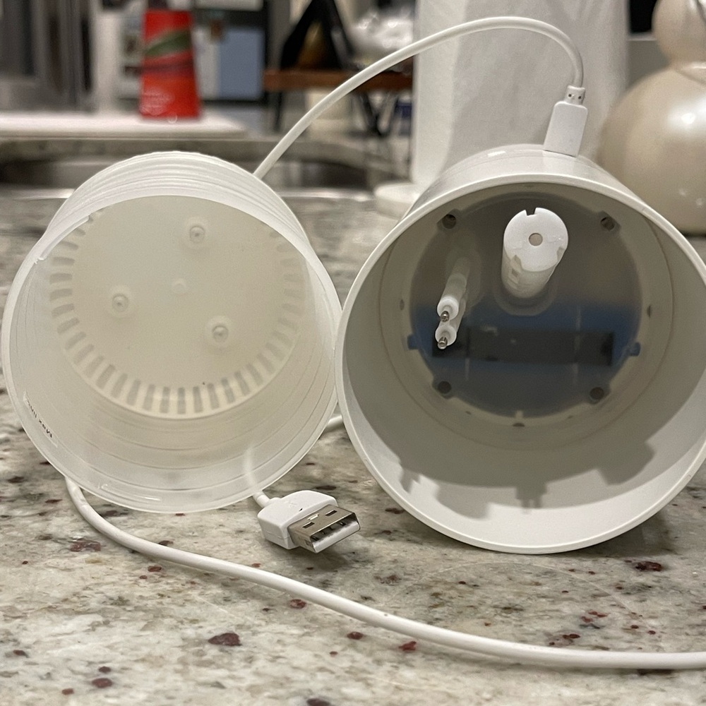 Portable Mini Humidifier - Picture 3 of 3